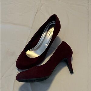 Predictions Deep Red Heels